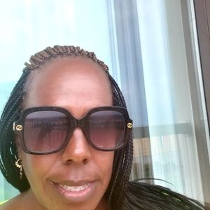 Meet your Posher, Karen